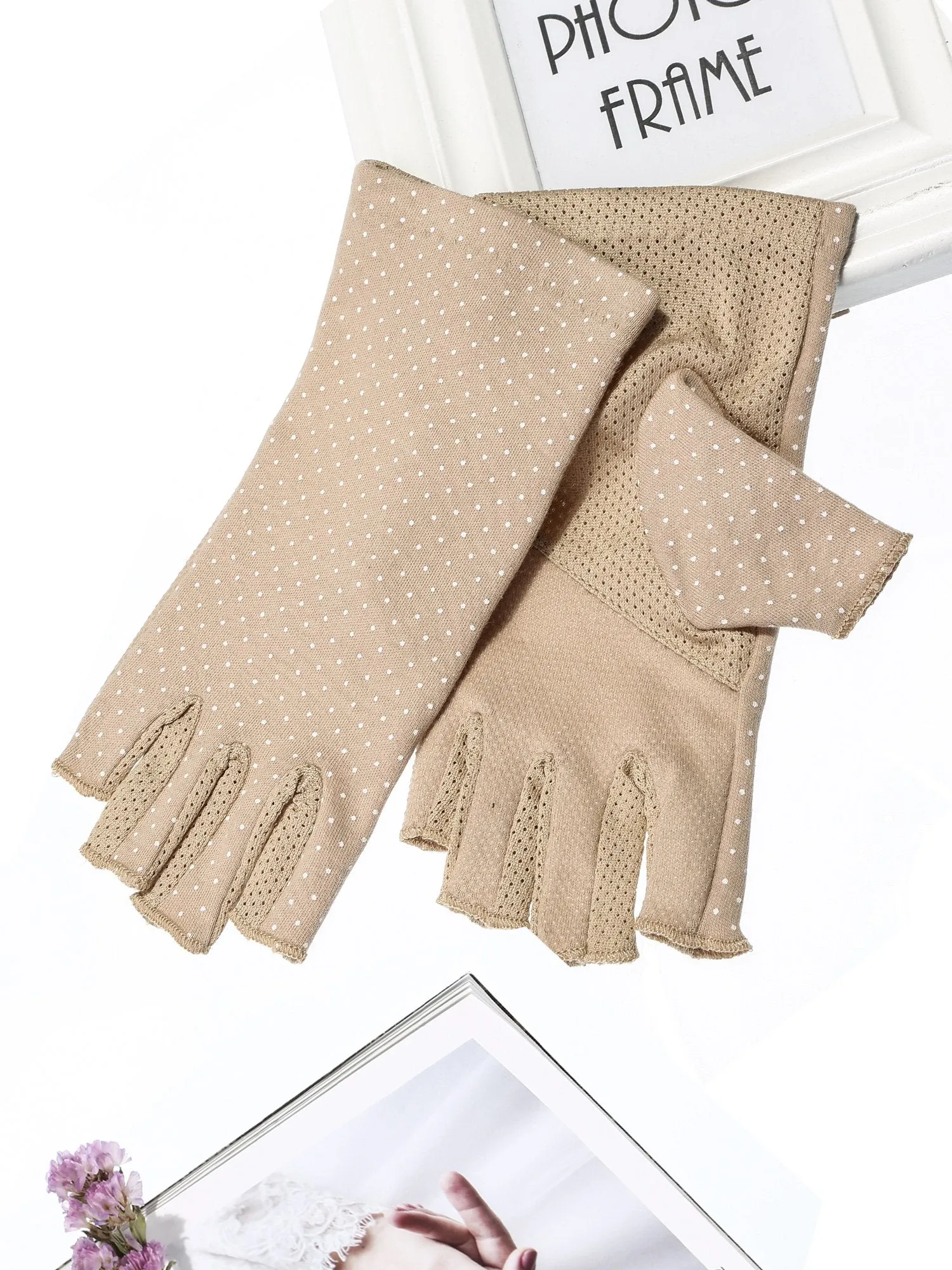 2 Pairs Sunblock Fingerless Gloves Non-slip UV Protection Driving Gloves Summer Outdoor Gloves for Women and Girls Black and Khaki