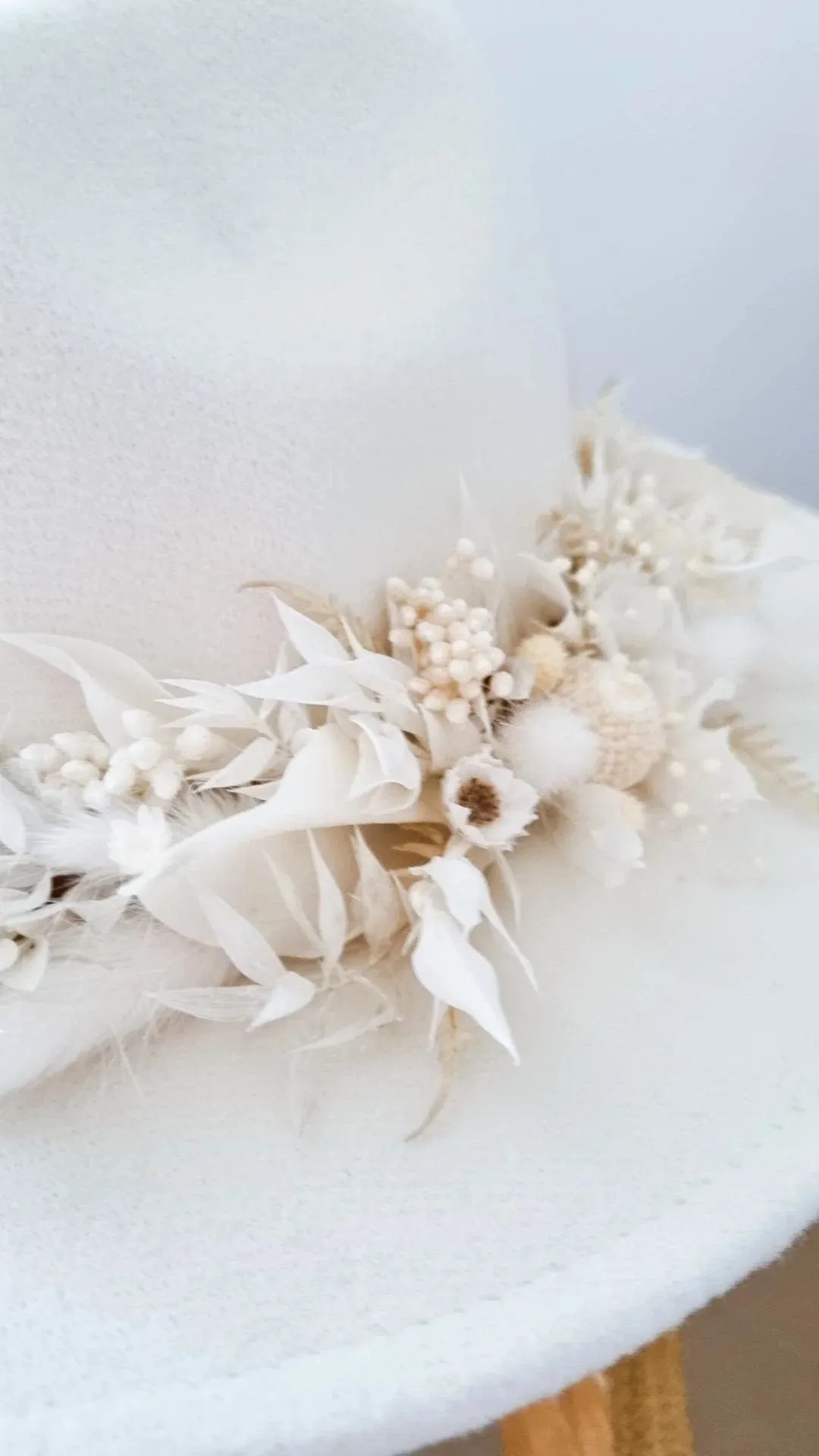 Bone Everlasting Dried Flower Wide Brim Hat