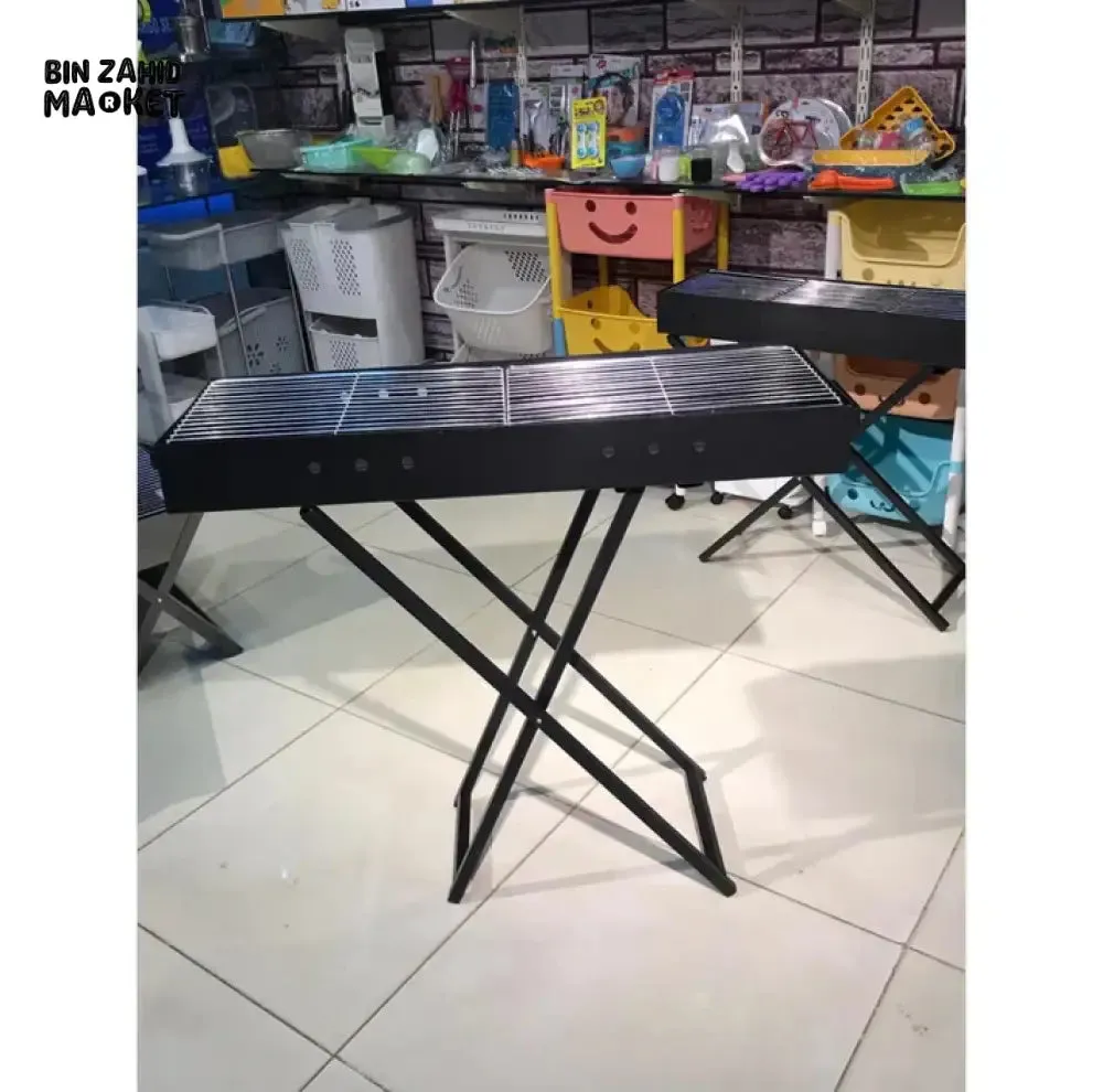 METAL CHARCOAL BARBEQUE GRILL